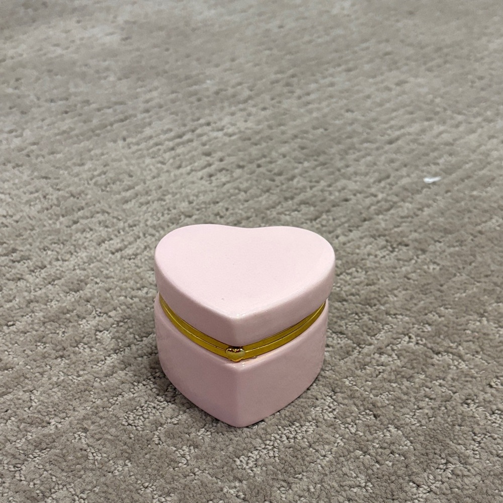 Elegant Pink Heart-Shaped Makeup Box